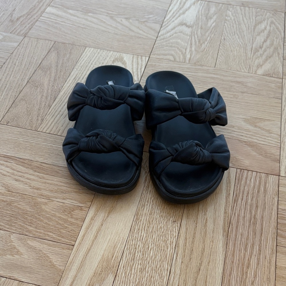 Steve Madden Black Knot Slide Sandals
